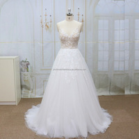 Robes de mariée de luxe de haute qualité en ligne Tulle doux moderne avec dentelle élégante et décoration d'appliques