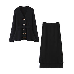 Ensemble tricoté pour femmes grandes tailles, jupe midi noire, haut avec boutons, couleur unie N8225 - Product Image 5