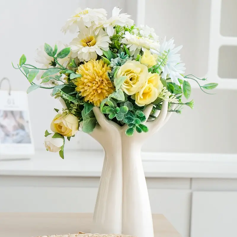 Venta al por mayor, florero de capullo de brazo nórdico, jarrón de cerámica moderno con forma de mano, decoración de mesa en blanco y negro de gran tamaño para el hogar