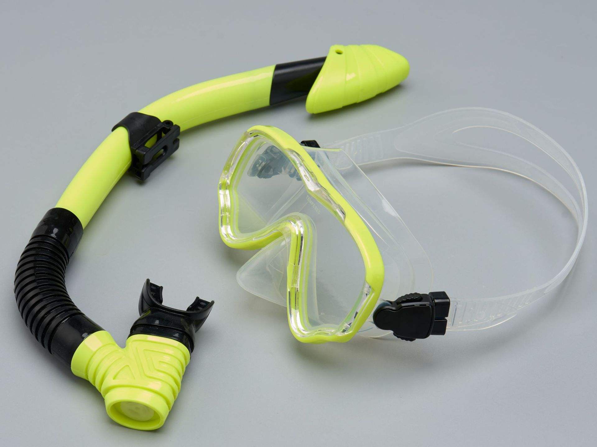 สีเหลือง