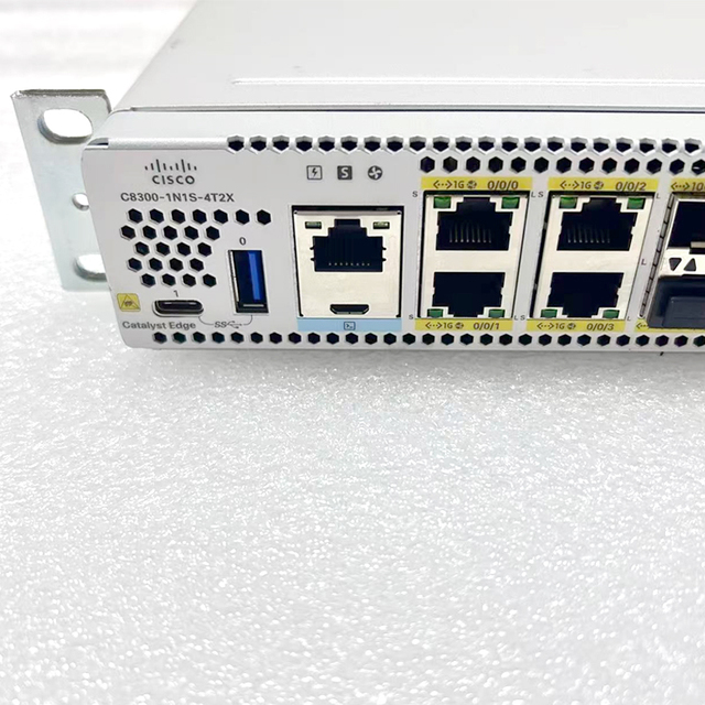 In Stock Original Used 8300 Series Router C8300-1N1S-4T2X Has 1 SM Slot and 1 NIM Slot, As Well As 2 10Gbps and 4 1Gbps