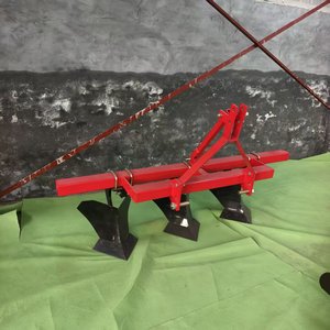 Arado de surco serie 3QL de 2 filas, cultivador rojo para uso con tractor - Product Image 3