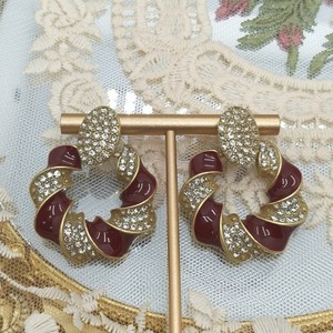 Nouvelle collection d'<span class=keywords><strong>occasion</strong></span> : Boucles d'oreilles au design de <span class=keywords><strong>luxe</strong></span> léger avec texture émaillée effet marbré eau et métal - Product Image 2