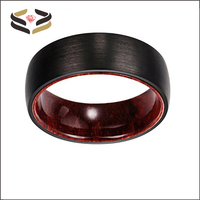 Bague de mariage en carbure de tungstène noir brossé de 8 mm avec incrustation intérieure en bois de palissandre, cadeau d'anniversaire tendance pour homme