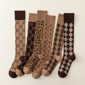 Chaussettes mi-mollet pour femme, style français, <span class=keywords><strong>marque</strong></span> tendance, motif lettre C, double broderie, respirantes, jacquard sans couture, effet Maillard, collection automne - Product Image 1