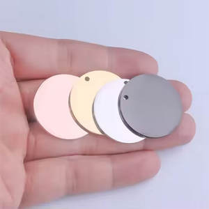 Portachiavi con Targhetta Personalizzata in Acciaio Inox Placcato Oro, Incisione Laser, Alta Lucidatura - Product Image 5