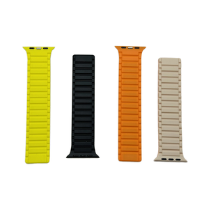 Bandes magnétiques en silicone de luxe réglables 40mm 44mm 22mm pour <span class=keywords><strong>Apple</strong></span> Watch Series <span class=keywords><strong>Se</strong></span> 7 6 5 4 3 2 1 <span class=keywords><strong>45</strong></span> <span class=keywords><strong>mm</strong></span> Bracelet souple pour IWatch - Product Image 3