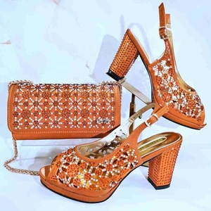 Set di <span class=keywords><strong>Scarpe</strong></span> e Borsa Africane di Alta Qualità per Feste Nigeriane <span class=keywords><strong>con</strong></span> Borsa Abbinata - Product Image 3