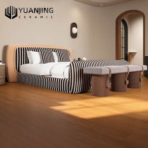 Керамогранитная плитка под дерево 150x900 мм, цельная, противоскользящая, для внутренних помещений: вилл, отелей, апартаментов, спален, гостиных. - Product Image 4