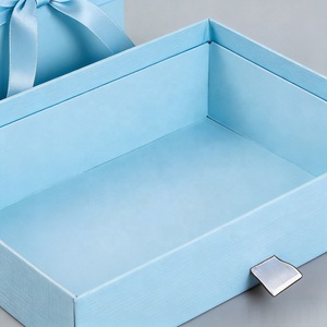 Scatole Regalo <span class=keywords><strong>di</strong></span> Lusso Personalizzate in Carta Kraft con Manico, Materiali Riciclati e Fodera in Spugna - Product Image 4
