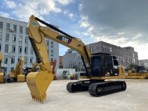 Tight Seals Pre-Owned CAT 323D2L Crawler Excavator, Caterpillar Digger for Dam Trenching And Wet <b>Earth</b> <b>Moving</b> - Product Image 2