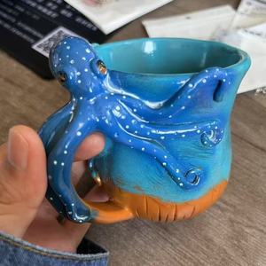 Vaso de agua creativo tridimensional con forma de pulpo. El diseño es interesante y se puede utilizar como artículo decorativo para regalo. - Product Image 1