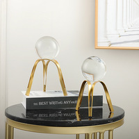 Ornement de boule de cristal en métal de luxe léger, décoration de bureau, décoration personnalisée pour la maison, salon, bureau, cadeau, directement de l'usine