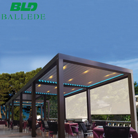 Pergola bioclimatique en aluminium, pergola électrique automatique d'extérieur avec verre coulissant