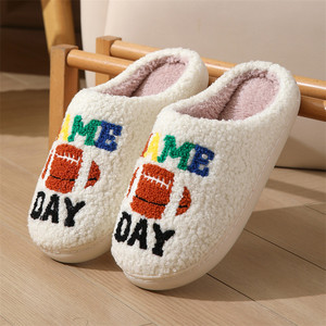 2024 vente en gros mode nouveau <span class=keywords><strong>Football</strong></span> jeu jour dessin animé pantoufles hiver maison chaud confortable coton pantoufles - Product Image 3