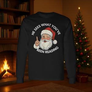 Il voit ce que vous avez lu - T-shirt à manches longues sur le thème de Noël pour les amoureux des livres - Product Image 3