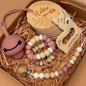 Ensemble de layettes pour bébé avec adorable panier nouveau-né essentiel pour bébé pour les futures mamans et les douches de bébé - Product Image 2