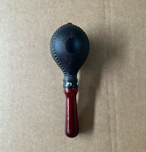 Maraca de PVC al por mayor con mango de madera para instrumentos de percusión, ideal para bodas, fiestas, Navidad y actuaciones musicales. - Product Image 5