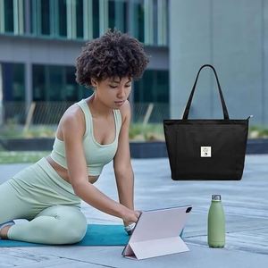 Sac de sport et de voyage en tissu Oxford imperméable, personnalisé avec logo, pour fitness et yoga, fabriqué par usine OEM certifiée BSCI - Product Image 6