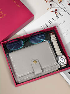 Coffret Cadeau <span class=keywords><strong>Montre</strong></span> Femme Tomi Lucky Fox en Quartz, 3 Pièces : <span class=keywords><strong>Montre</strong></span>-Bracelet, Lunettes et Portefeuille – Ensemble Luxe Tendance Lumineux - Product Image 1