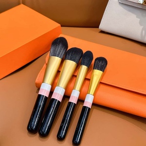 Juego de brochas de maquillaje portátiles, duraderas y fáciles de limpiar, venta al por mayor de fábrica. - Product Image 3