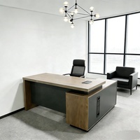 Scrivania Direzionale di Lusso in Legno Stile Francese-Americano Classico per Ufficio Commerciale, Piccolo Studio Avvocato o Sede Aziendale