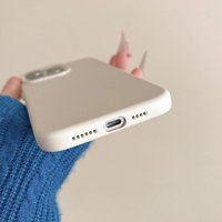 Coque de téléphone en silicone mat antichoc de 2 mm d'épaisseur pour iPhone 17 16 15 14 Pro, coque en silicone souple de couleur unie pour iPhone 16 Pro
