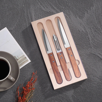 Kookmessenset met gepersonaliseerd logo, 3-delig, olijfhouten handvat, inclusief schilmes, snijmes en elegante houten dienblad cadeauset