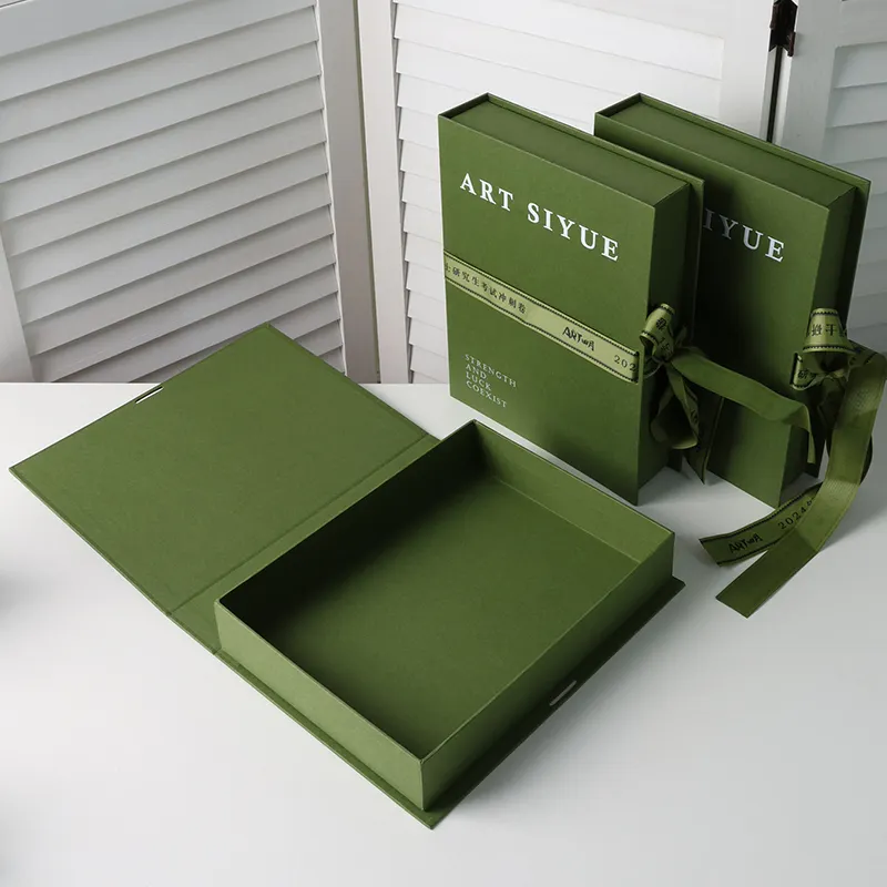 Desenho de luxo caixa de presente de papelão com fita para livro com logotipo personalizado verde
