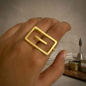 Bague Vintage Tendance en Laiton Plaqué Or 18K, Style Ailes Géométriques Simples Unisexe pour Enfants, Cadeau SOUMYA CREATIONS - Product Image 1