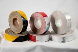 ECE 104 Tiêu Chuẩn Châu Âu Xe Tải Vật Liệu Phản Quang PC Phản Quang Sheetin Dính Băng Phản Quang Cảnh Báo Sticker - Product Image 4