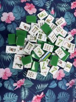 Jeu de Mahjong Thème Golf avec Tuiles Américaines et Dos Rayé Bleu-Vert pour Soirée de Jeu en Famille ou Cadeau