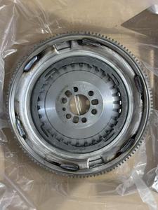 Volante de doble masa <span class=keywords><strong>DMF</strong></span> 04E105266AH 04E105266F 04E105266 03F105266B 03F105266C 415051809 para Passat Jetta 129 dientes 1,4 T - Product Image 3