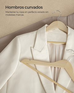 Ensemble de cintres <span class=keywords><strong>SONGMICS</strong></span> antidérapants, écologiques et durables pour armoire et salle de bain, cintres en bois naturel personnalisés - Product Image 4