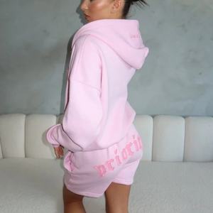 Ensemble de survêtement décontracté pour femme avec logo brodé personnalisé, en tissu tricoté, longueur genou, 2 pièces, pour l'automne et le quotidien - Product Image 2