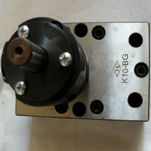 Pompe doseuse à engrenages K10-BG pour machine à mousser le polyuréthane, corps en acier moulé, entraînement électrique, débit minimum 20L, pression 8Kg - Product Image 1