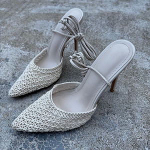 <span class=keywords><strong>Mules</strong></span> Baotou <span class=keywords><strong>à</strong></span> talons hauts et bout pointu en maille tressée de couleur unie pour <span class=keywords><strong>femme</strong></span>, nouvelle collection été 2026, ajourées, <span class=keywords><strong>à</strong></span> lacets, talons fins rehaussants - Product Image 3