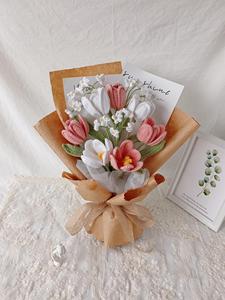 Coffret cadeau d'entreprise : Bouquet de fleurs au crochet fait main, fleurs éternelles en fil, cadeau floral pour mariage, anniversaire et Saint-Valentin - Product Image 2