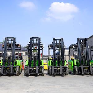 Nueva Minicargadora Eléctrica de Cuatro Ruedas para Terrenos Difíciles con Motor Diésel, Capacidad de 1 Tonelada - Product Image 6