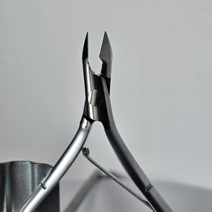 Alicates de Acero Inoxidable para Cutículas, Cortaúñas Afilado con Logotipo Personalizado OEM para Marcas de Salón de Belleza de Marca Privada - Product Image 2
