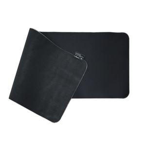 Tapis de souris gaming personnalisé avec image, bords cousus anti-frayage, tapis de bureau étendu, tapis de souris RGB noir avec effets lumineux, surface lisse - Product Image 2