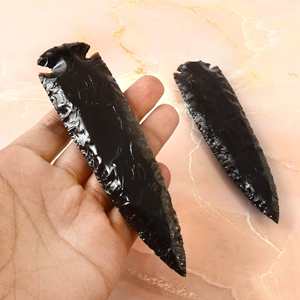 Punta de Flecha de Obsidiana Negra Natural Ecológica, Hecha a Mano, Tallada en Piedra, Disponible en 2, 3 y 4 Tamaños - Product Image 3
