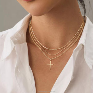 Collier tendance pour femme avec pendentif croix en laiton, <span class=keywords><strong>triple</strong></span> couche avec chaîne ondulée/satellite et design croix cubaine - Product Image 6