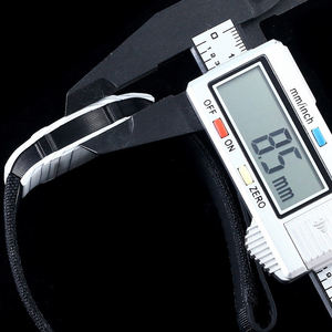 Modelo Personalizado de Alta Calidad, 38 Gramos de Peso, Diseño en Forma de Barril, Material de Fibra de Carbono Moderno para Hombre, Tipo Mecánico - Product Image 3