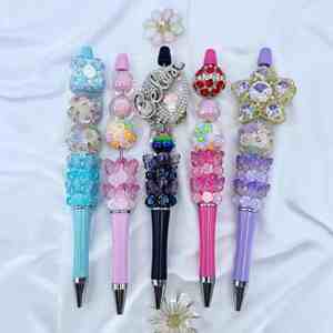 Groothandel Rozenbloem Vlinder Plastic Beadable <span class=keywords><strong>Pen</strong></span> Vult Zwarte Inkt Gladde Schrijfpen Glitter Kralen Plastic Beadable Pennen - Product Image 2