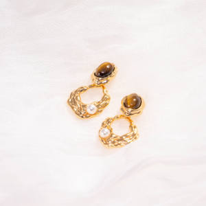 Pendientes Colgantes de Piedra Ojo de Tigre Chapados en Oro y Perlas de Agua Dulce para Mujer, Pendientes de Aro con Textura Irregular, Pendientes de Moda - Product Image 2
