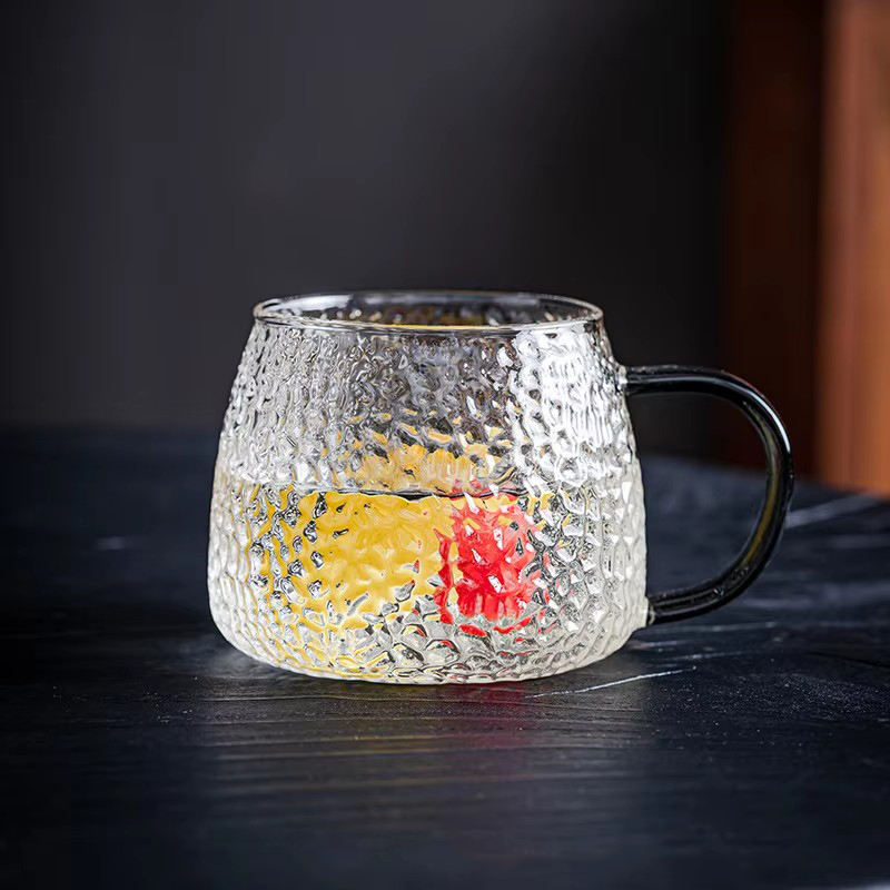 Hamper-shaped glass cup - black handle