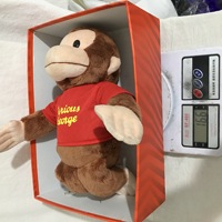 Peluche singe Curious George avec logo personnalisé, vêtements rouges, gorille en peluche, poupée, dessin animé, coussin moelleux, décoration