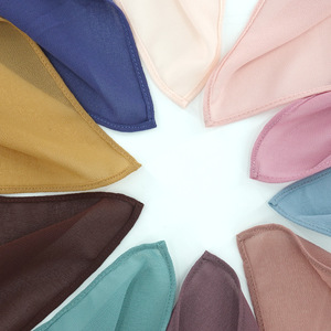 Hijab long en mousseline de soie traditionnel Lady Pearl 130 Color Bubble, design multifonctionnel color block, toutes saisons, usage quotidien - Product Image 2