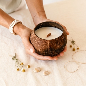 Natural Soy Wax Coconut Bowl <b>Candle</b> Wooden <b>Wick</b> Scented Aromatherapy For Stress Relief Premium Vietnam Factory - Product Image 1